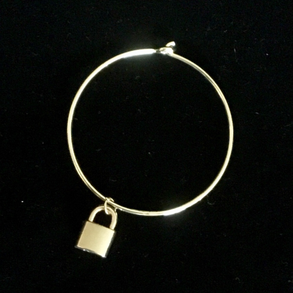 GOLD BANGEL BRACELET - LOCK